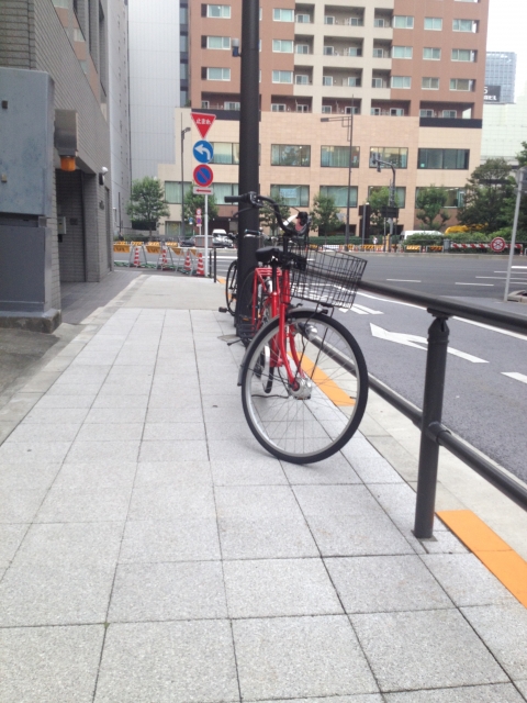 自転車は歩道を通行したり、駐輪することはできるのか！？