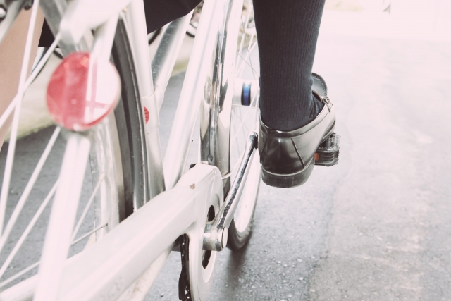 高校生の自転車通学で、校則が多く厳しい理由を考えよう！