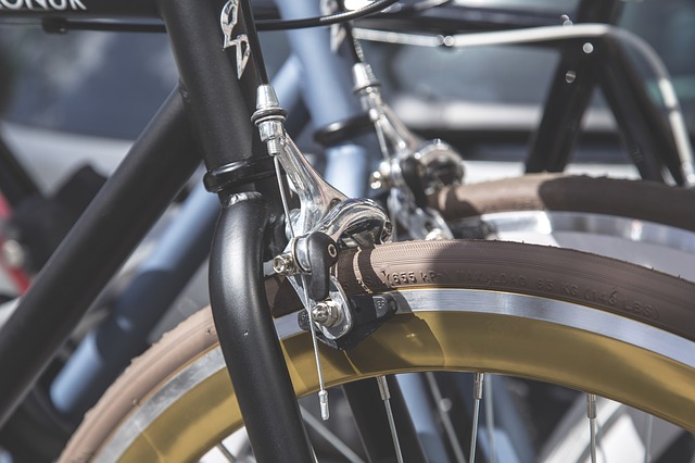 自転車のブレーキが車輪に擦れることがある？その対処法は？