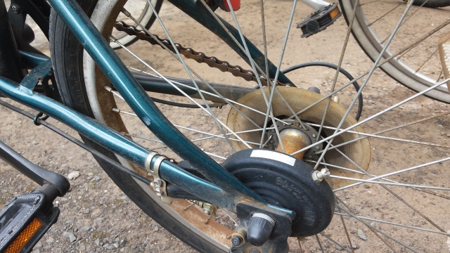 自転車の後輪のブレーキ鳴きは耐えられない！改善方法は？