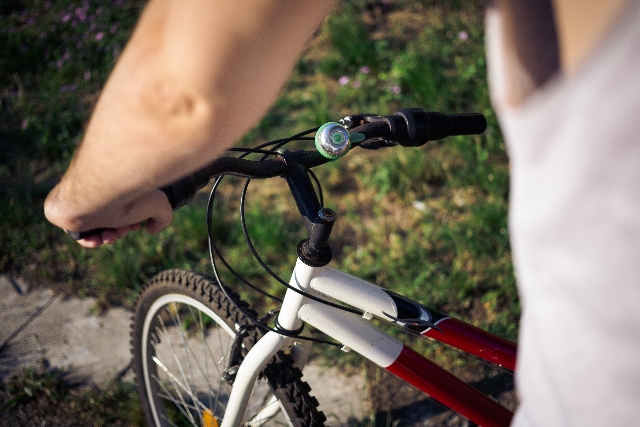 自転車のハンドルが重いと感じたら？ヘッド部をグリスアップ